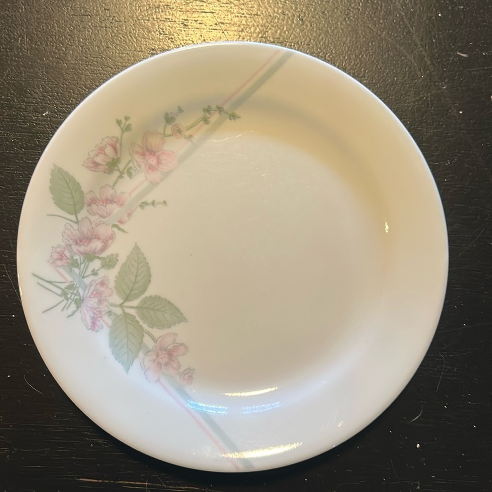 4 Corelle Veranda white plate set of 4 Salad plate 7”. Made in USA.